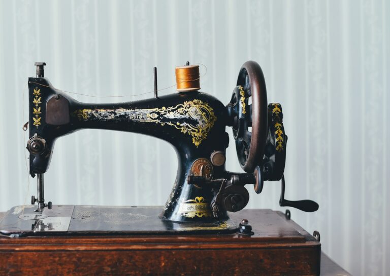 7 Must-Have Novice Sewing Machine Features